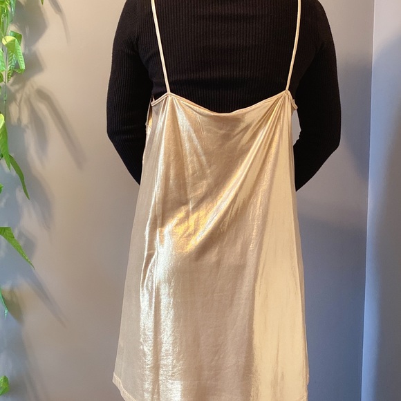 🌟🌟🌟MOTEL Gold dress size M - Picture 9 of 12